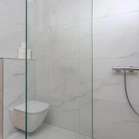 Apartamento 1 Bedroom Beautiful Apartment In Malinska *