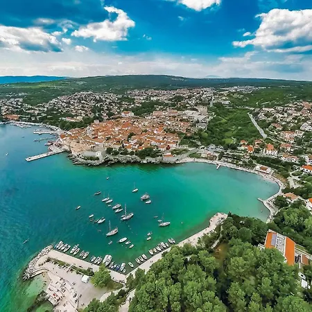 Apartment 1 Bedroom Beautiful In Malinska