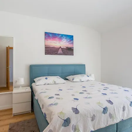 Apartment In With Wifi