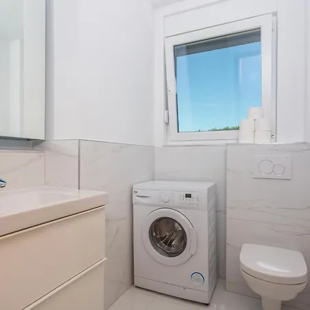 Apartment In With Wifi Malinska