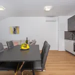 1 Bedroom Stunning In